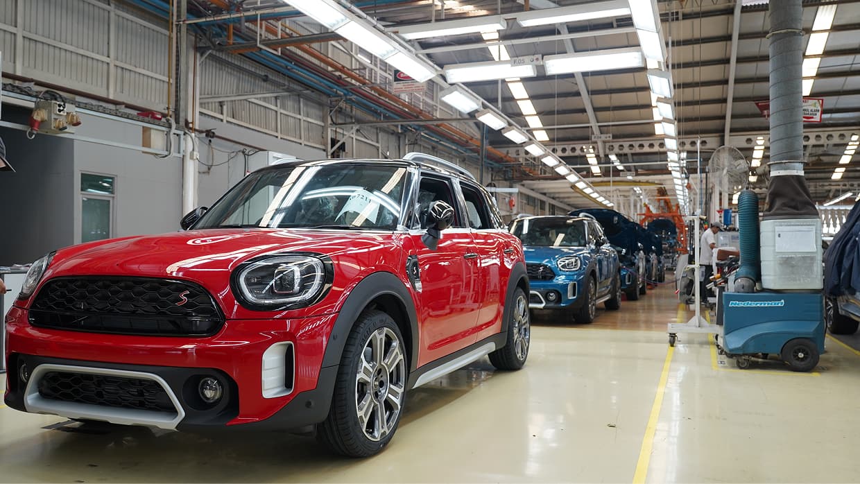 Transformasi Industri Manufaktur Otomotif Gaya Motor di Era Teknologi dan Mobilitas Modern